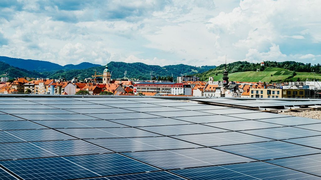 Fotovoltaika Europarka Maribor (foto Bojan Mihalič)