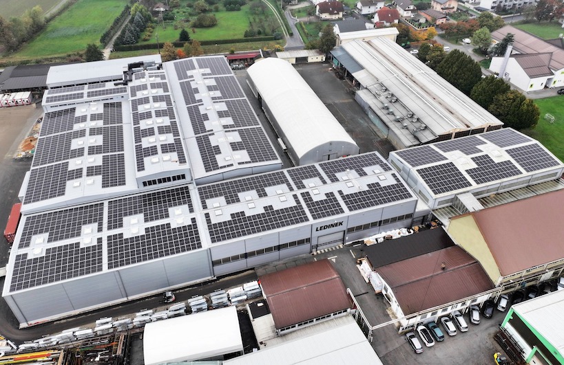 Z lastno sončno elektrarno elektrarno želi podjetje Ledinek zmanjšati odvisnost od zunanjih virov energije