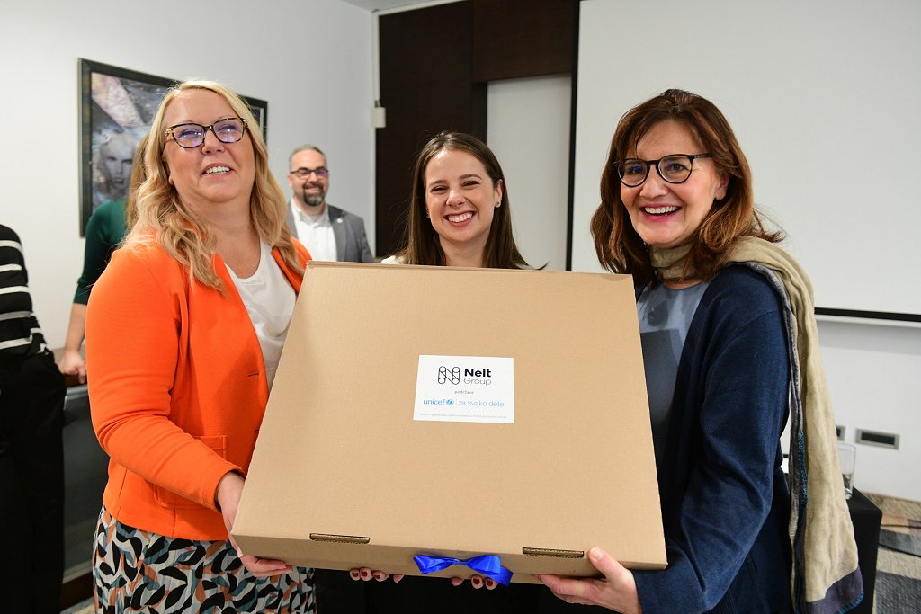 UNICEF i Nelt Grupa opremaju škole u Srbiji STEM kompletima za unapređenje veština za 21. vek