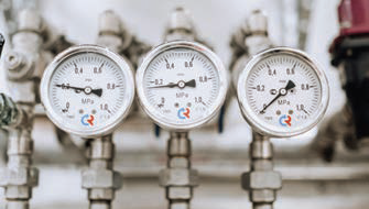 Več merilnikov tlaka