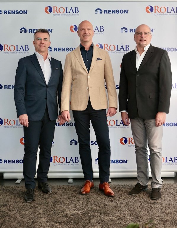 Vodstvo Rolaba (od leve proti desni) Gorazd Copek in Matjaž Brezavšček ter Rolabov direktor projektov Silvo Buček (Foto Barbara Reya)