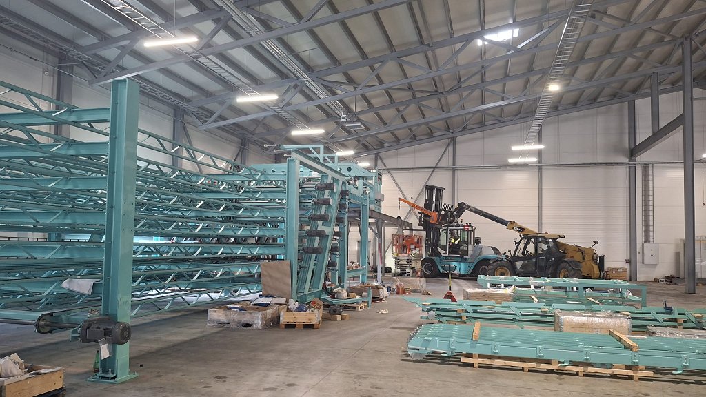 Z dobavo opreme so začeli maja letos,  z montažo pa junija