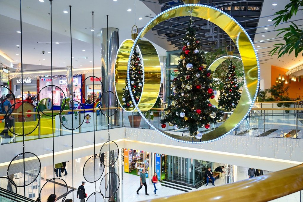 Praznična okrasitev v nakupovalni destinaciji Citypark v Ljubljani (Foto Robert Krumpak)