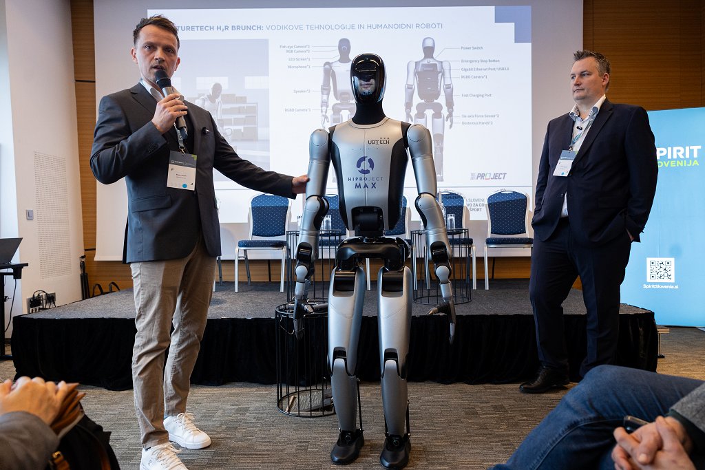 Humanoidni robot_podjejte Hiproject