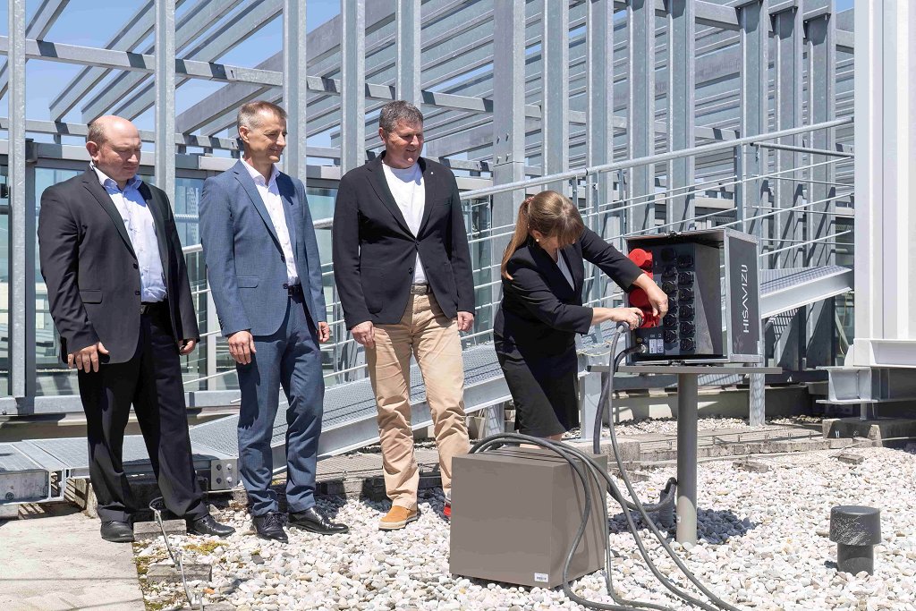 Zagon FRIDE_dr. Tomaž Boh, Direktorat za znanost in inovacije MIZM, prof. dr. Gregor Dolinar, prorektor UL, mag. Valter Leban, skupina Kolektor, izr. prof. dr. Mojca Ciglarič, dekanja FRI UL