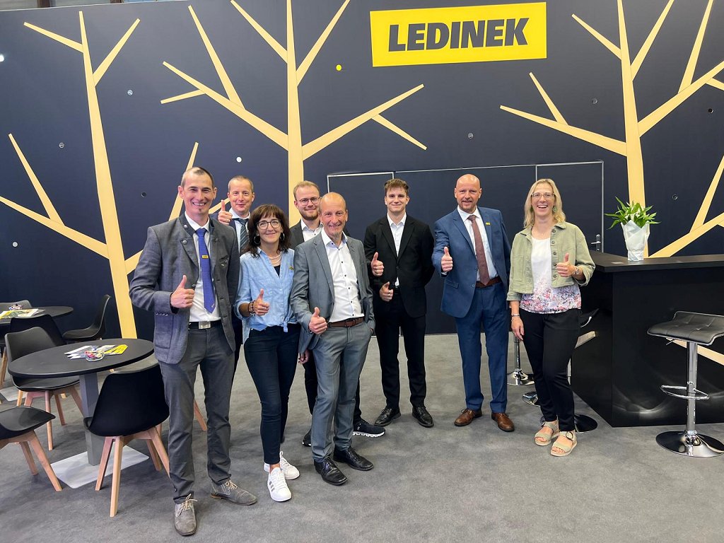 Ekipa Ledinek Engineering na sejmu Internationale Holzmesse Foto Ledinek Engineering